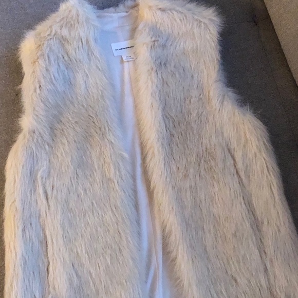 Club Monaco Jackets & Blazers - CLUB MONACO Faux Fur Vest Club Monaco Jackets & Blazers - CLUB MONACO Faux Fur Vest